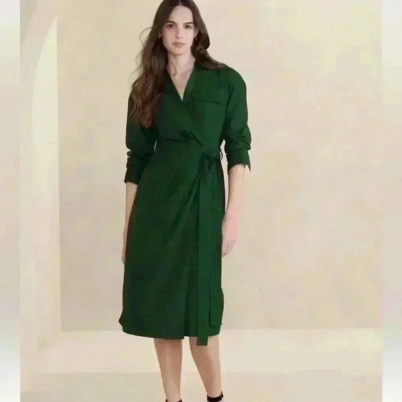 Banana Republic Dresses & Skirts - Banana Republic POPLIN MIDI SHIRTDRESS